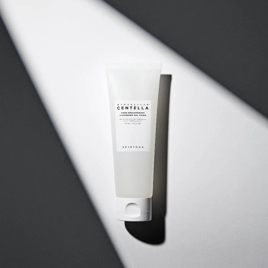 skin1004-cleanser-125ml-madagascar-centella-tone-brightening-cleansing-gel-foam-36440353407222_1440x