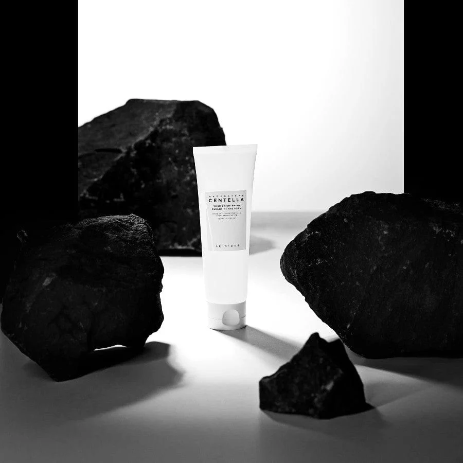 skin1004-cleanser-125ml-madagascar-centella-tone-brightening-cleansing-gel-foam-36440356225270_1440x