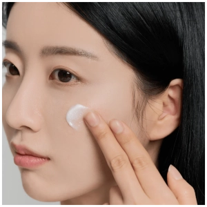 صفحه اصلی 127 skin1004 madagascar centella tone brightening capsule cream 75m 37793803501814 1440x